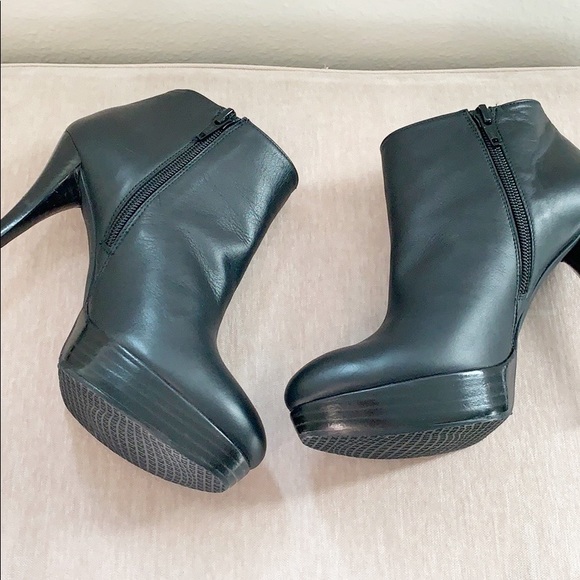 Stuart Weitzman Napa Leather Black Platform Gran Booties - Picture 12 of 12
